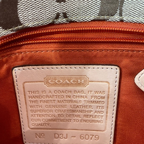 Coach 6079 Signature Crossbody Bag Tan leather Trim - Picture 4 of 10